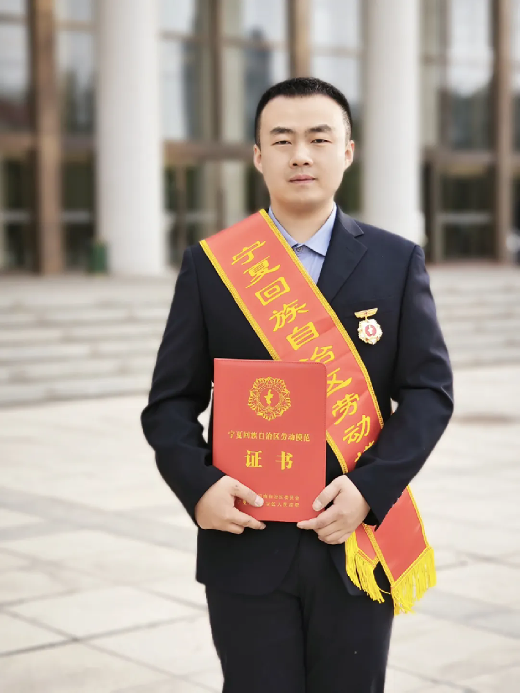 徐麟：在专注里沉潜，于坚持中发亮
